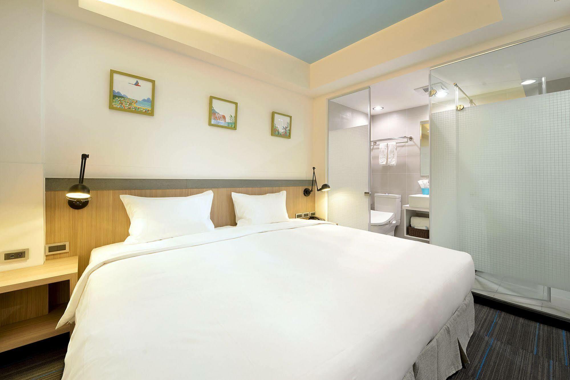 Hommie Inn Тайчжун Экстерьер фото